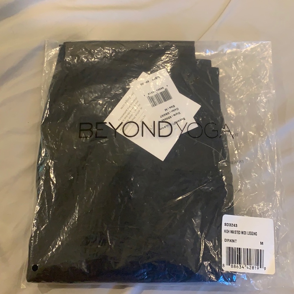 Brand new beyond yoga pants. Medium